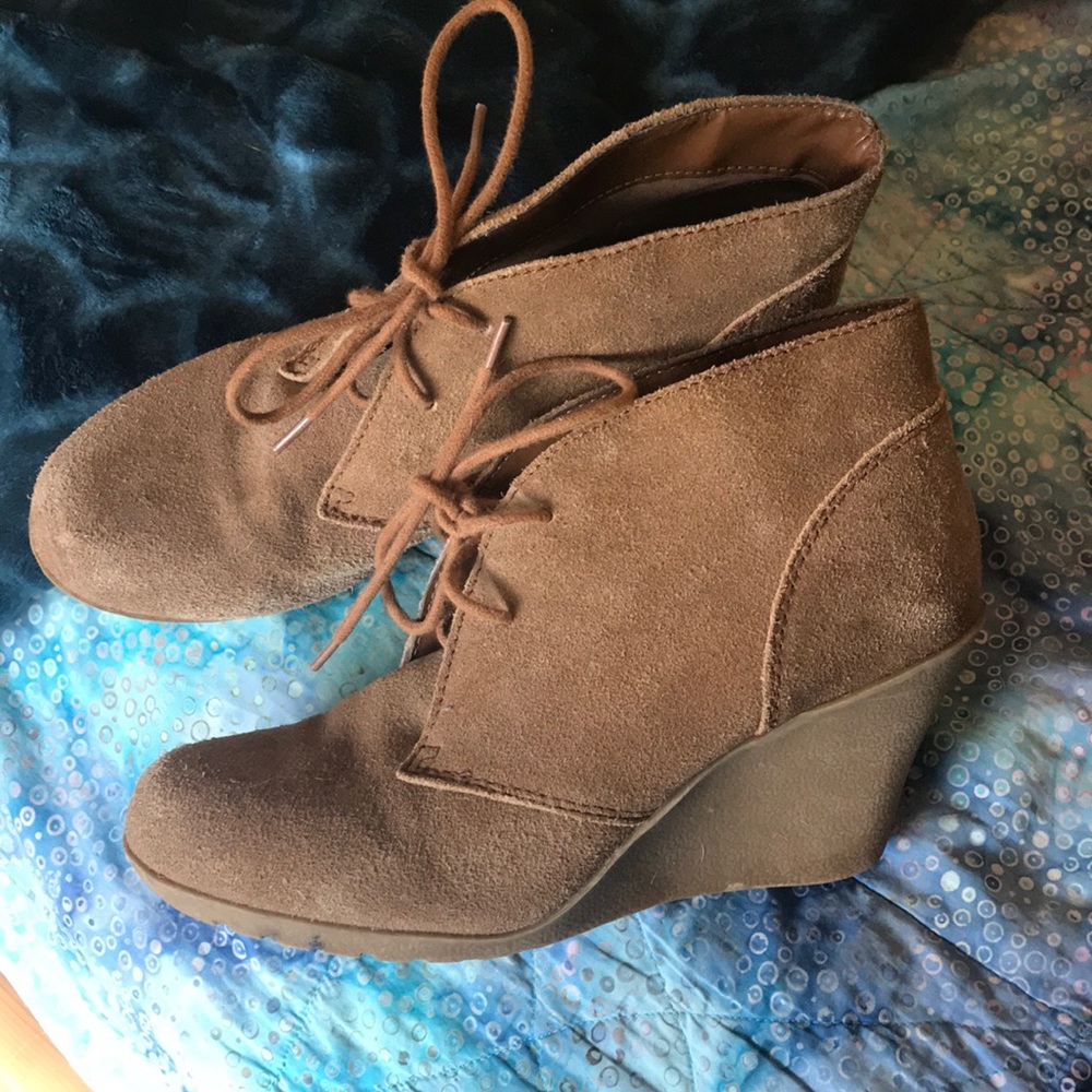 Chestnut Suede Wedge Ankle Booties | 7.5